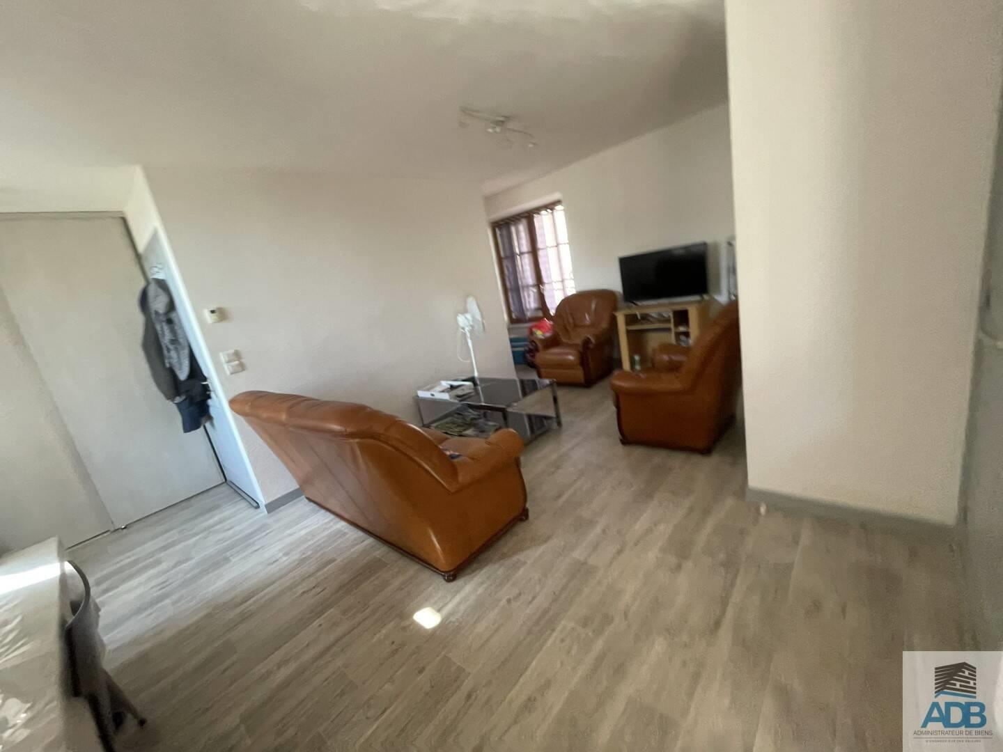 Appartement à louer, 59m², Ambierle
