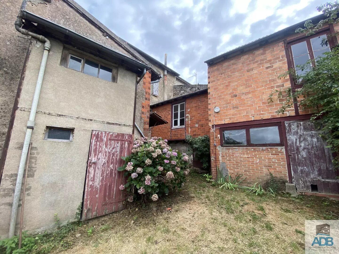 Maison à louer, 200m², Ambierle
