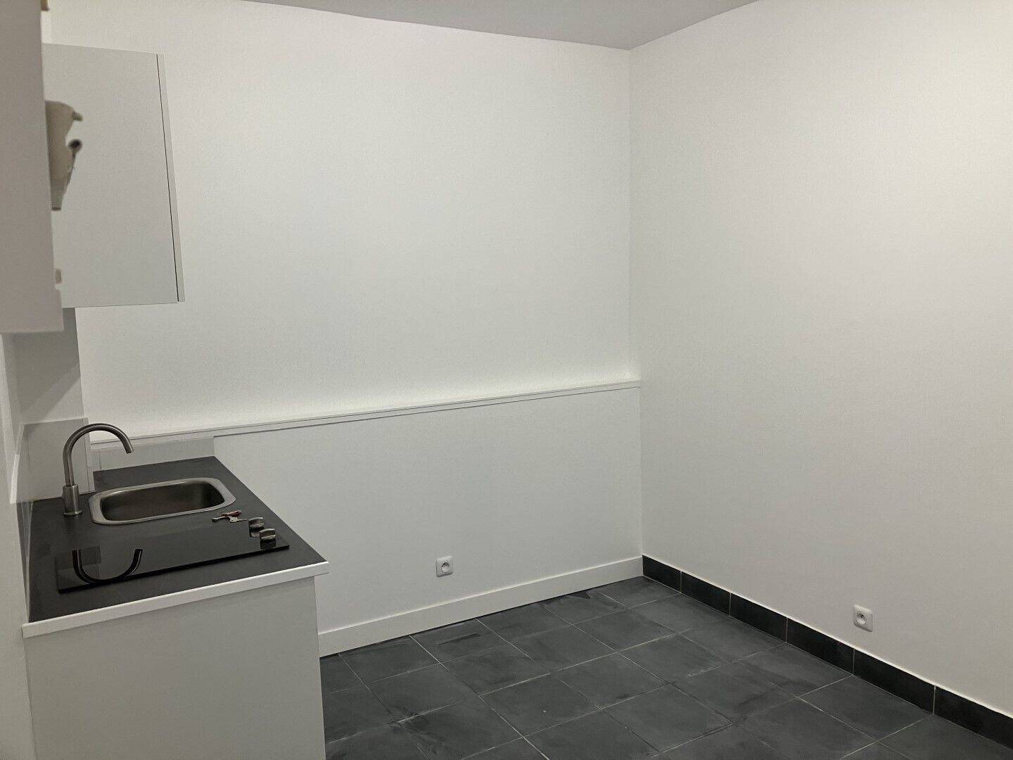 Appartement à louer, 14m², Paris 18ème
