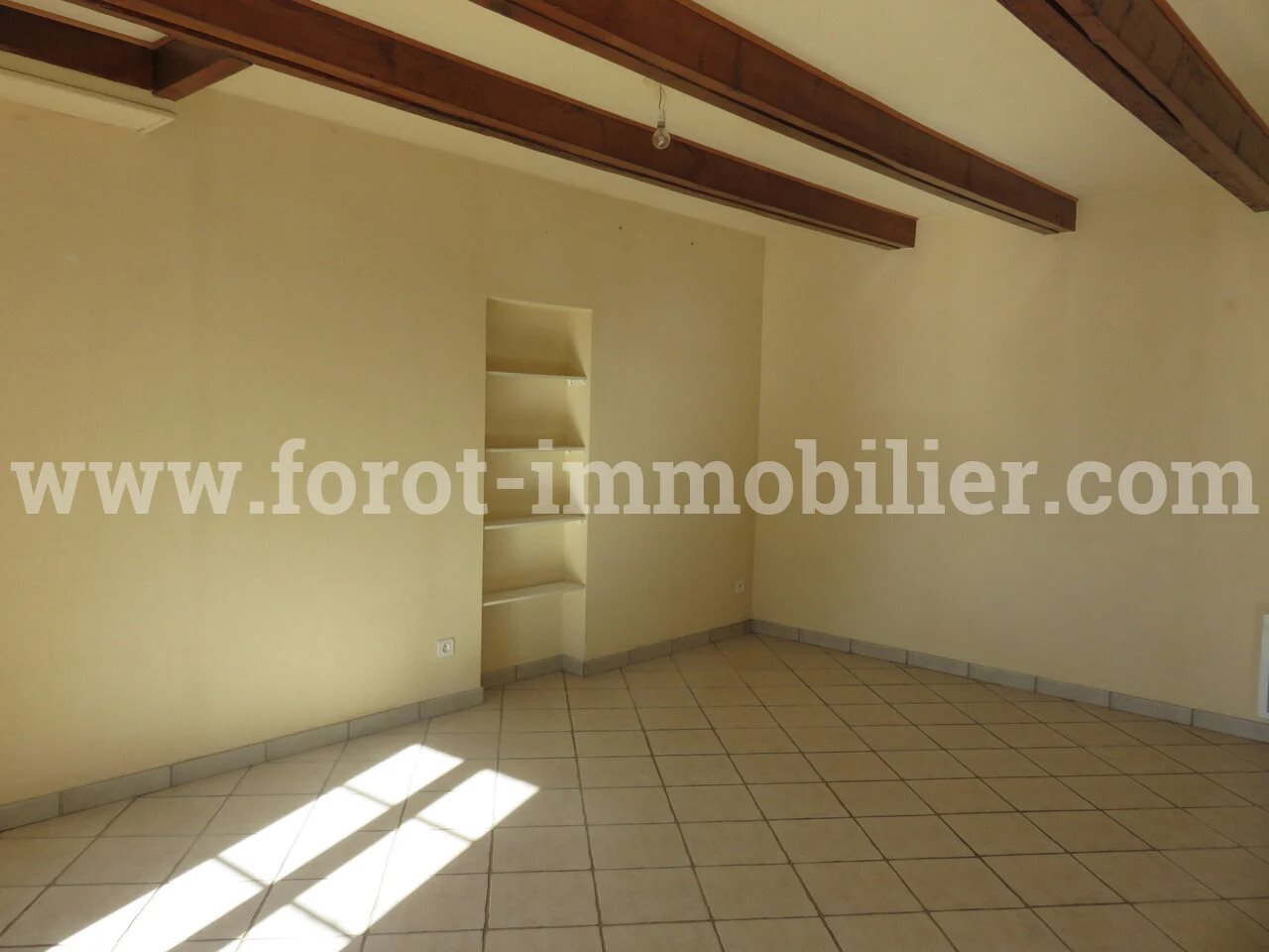 Maison à louer, 50m², Alboussière