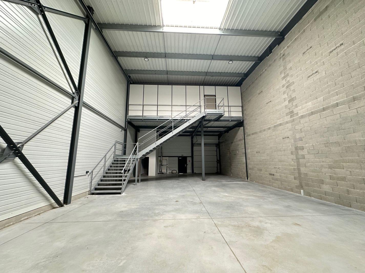 Maison à louer, 277m², Meyreuil
