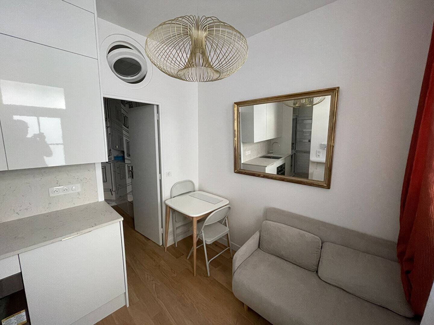 Appartement à louer, 17m², Paris 18ème