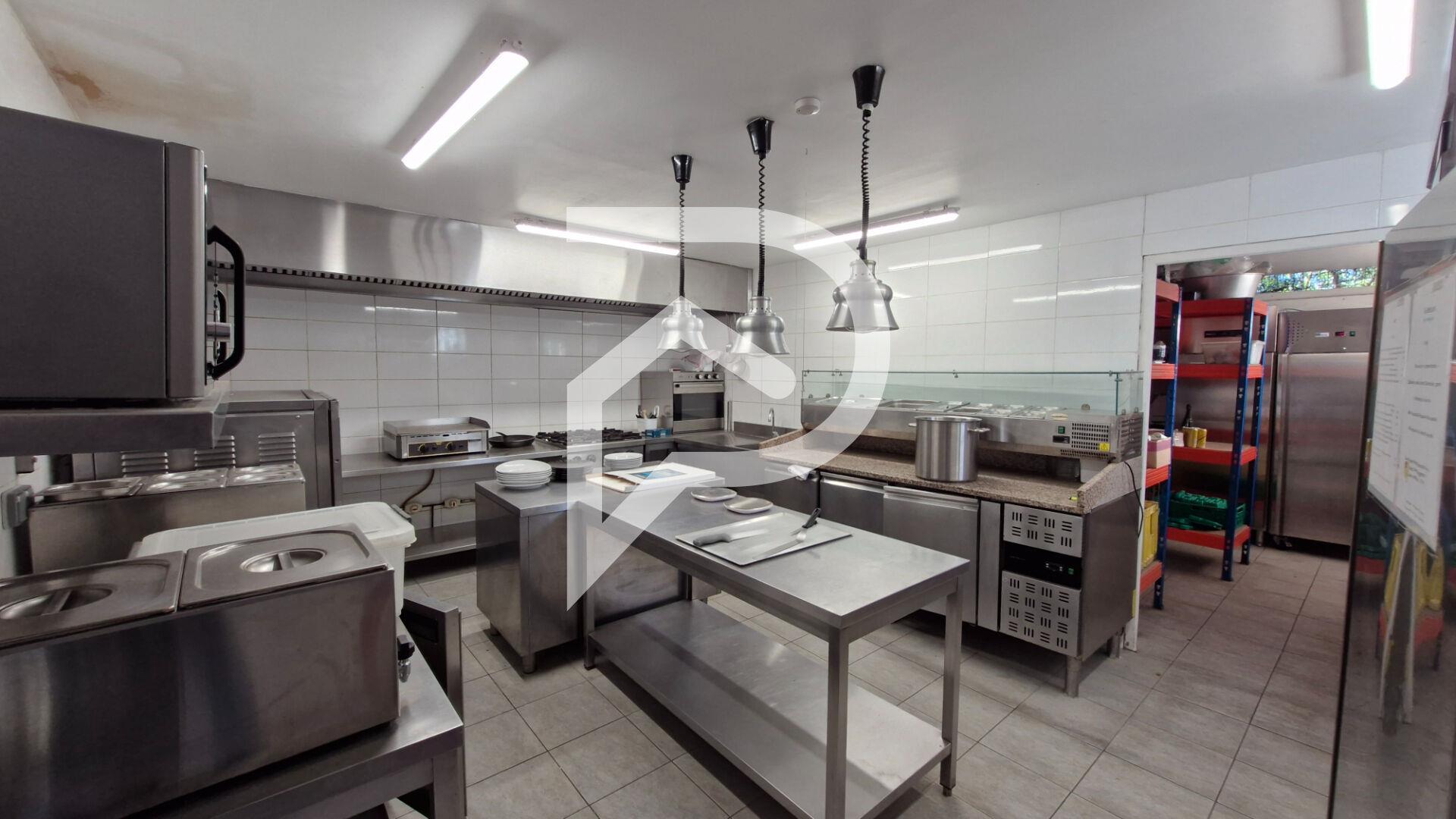 Compra: Espaço comercial (64300)