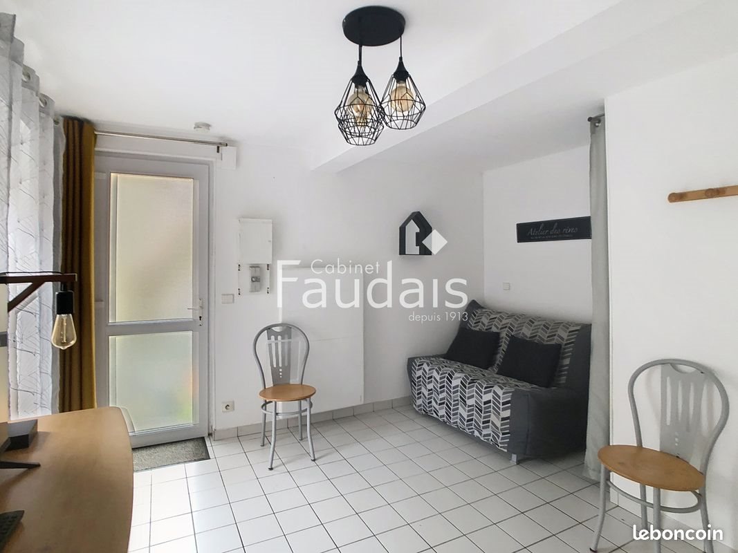 Appartement à louer, 17m², Coutances