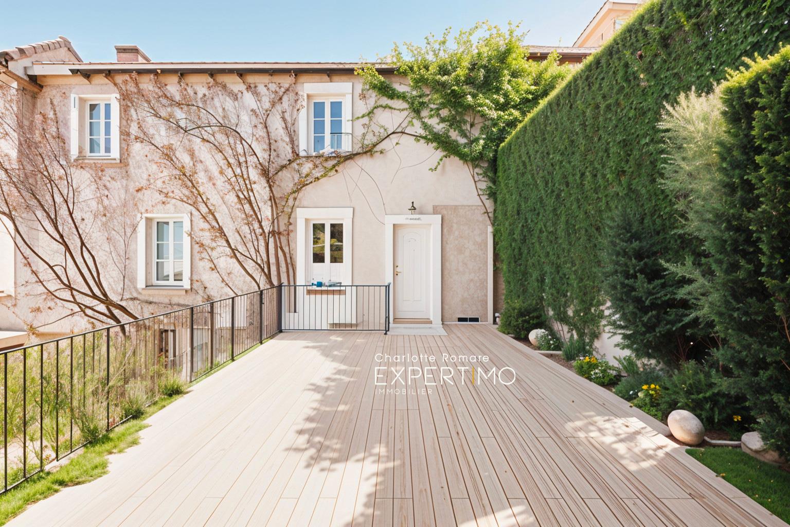 Maison à vendre, 257m², Saint-Martin-de-Castillon
