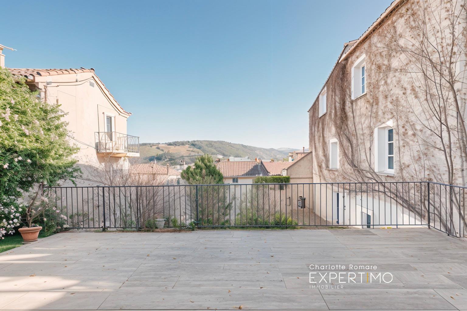 Maison à vendre, 257m², Saint-Martin-de-Castillon