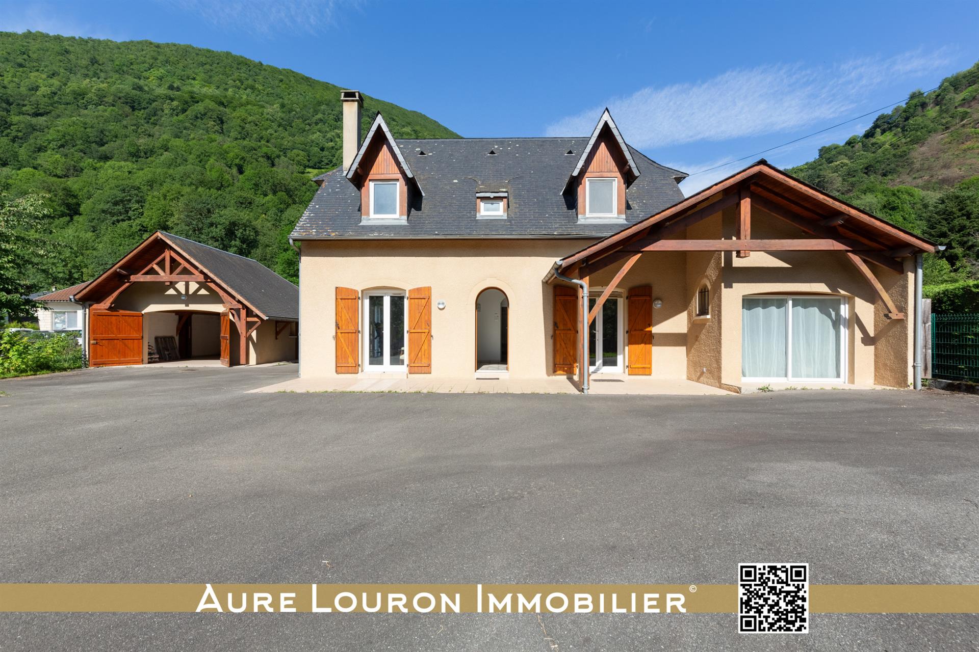 6-Room House With Garage 148m2 In The Heart Of Sarrancolin (Gateway To The Aure & Louron Valleys).