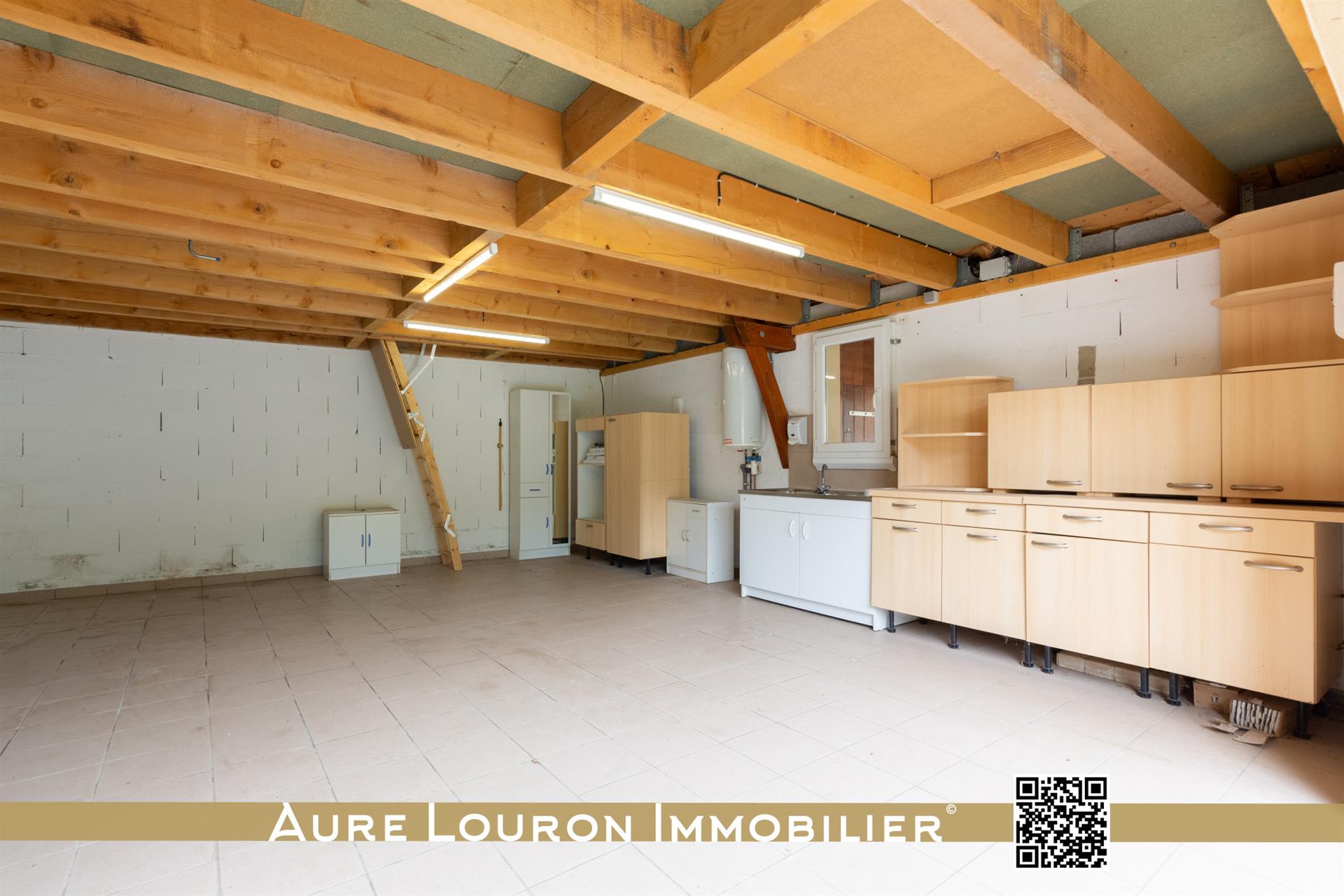 6-Room House With Garage 148m2 In The Heart Of Sarrancolin (Gateway To The Aure & Louron Valleys).