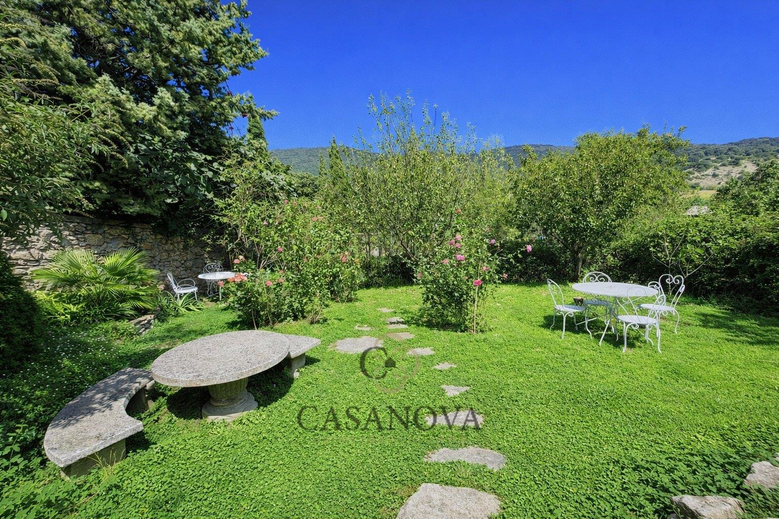 Maison à vendre, 343m², Bugarach