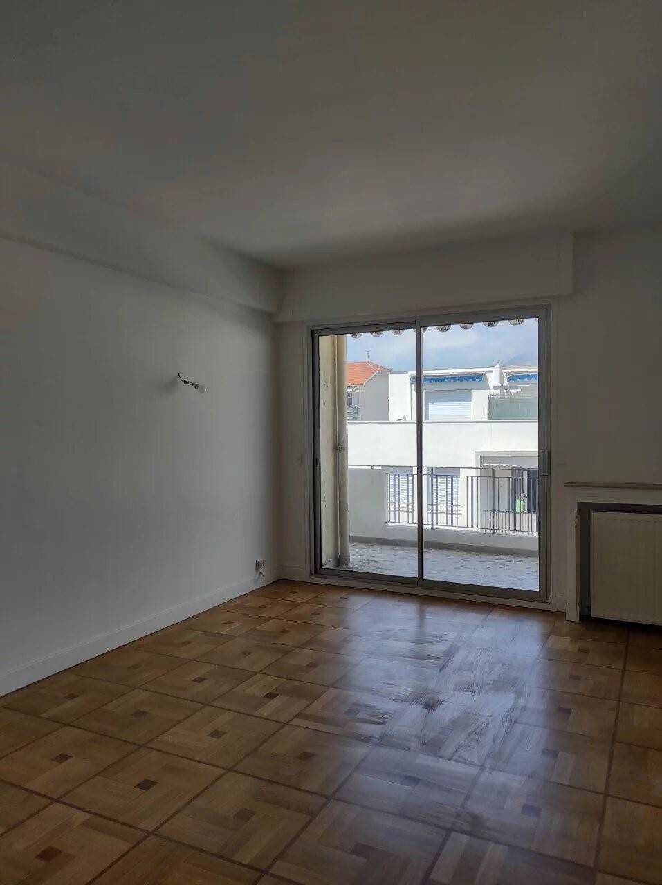 Appartement à louer, 79m², Nice