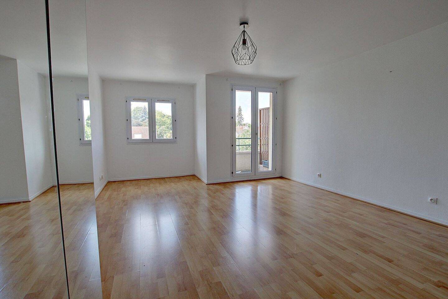 Appartement à vendre, 27m², Le Mesnil-Saint-Denis