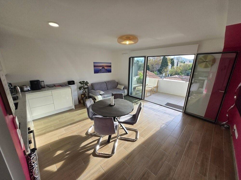 Appartement à louer, 63m², Marseille 8ème