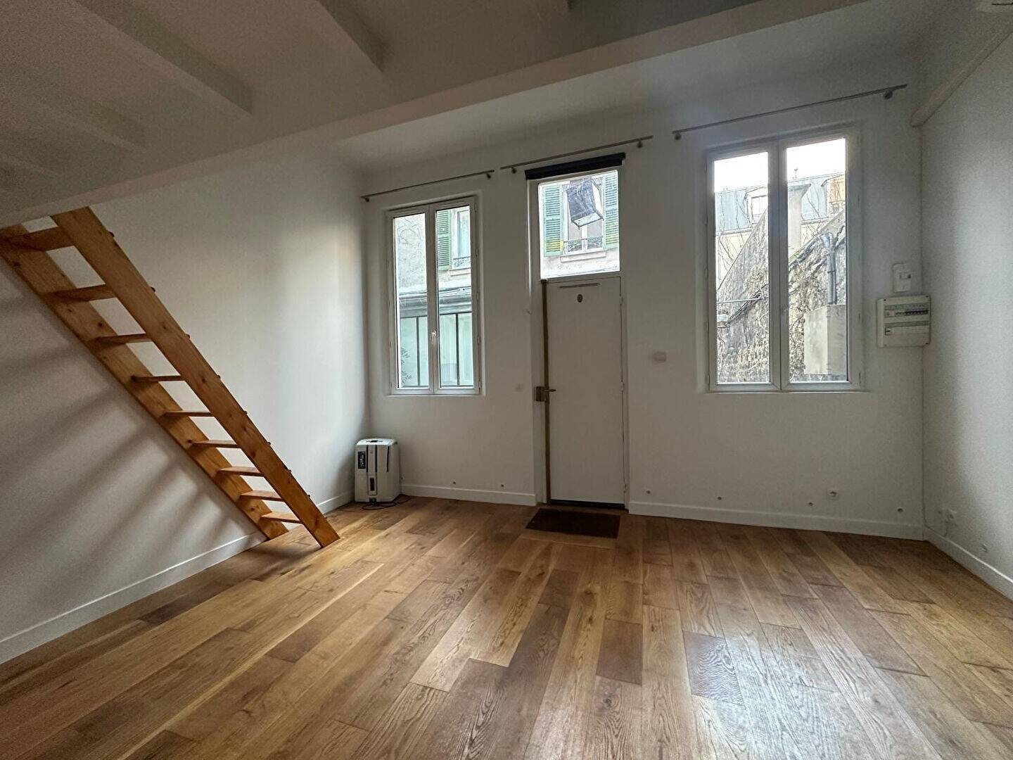 Appartement à louer, 26m², Paris 18ème