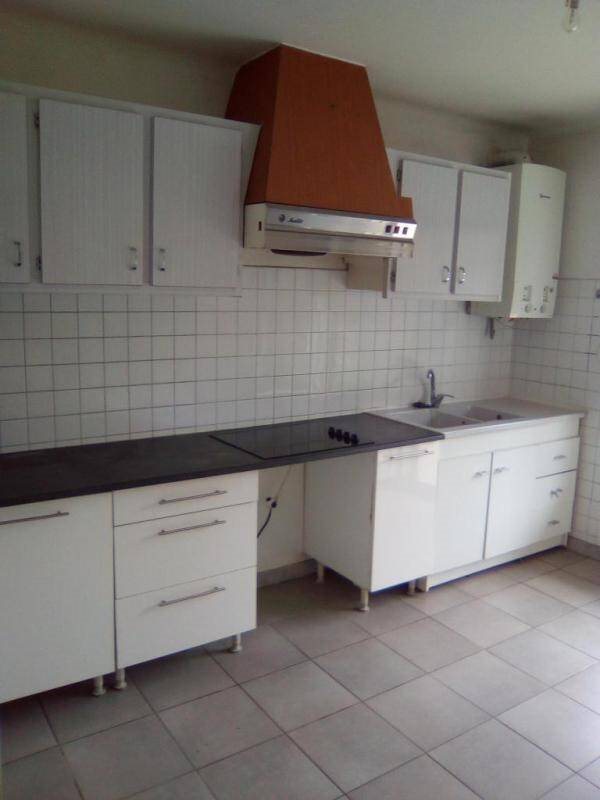 Appartement à louer, 90m², Saint-Julien-les-Rosiers