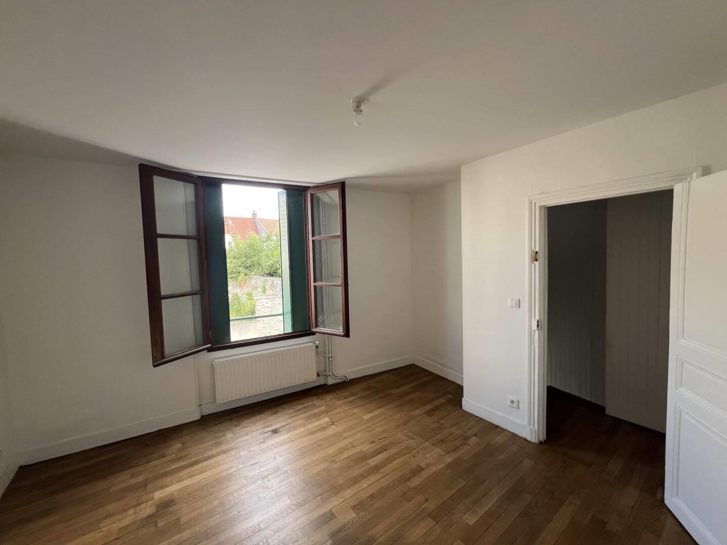 Maison à louer, 90m², Mantes-la-Jolie