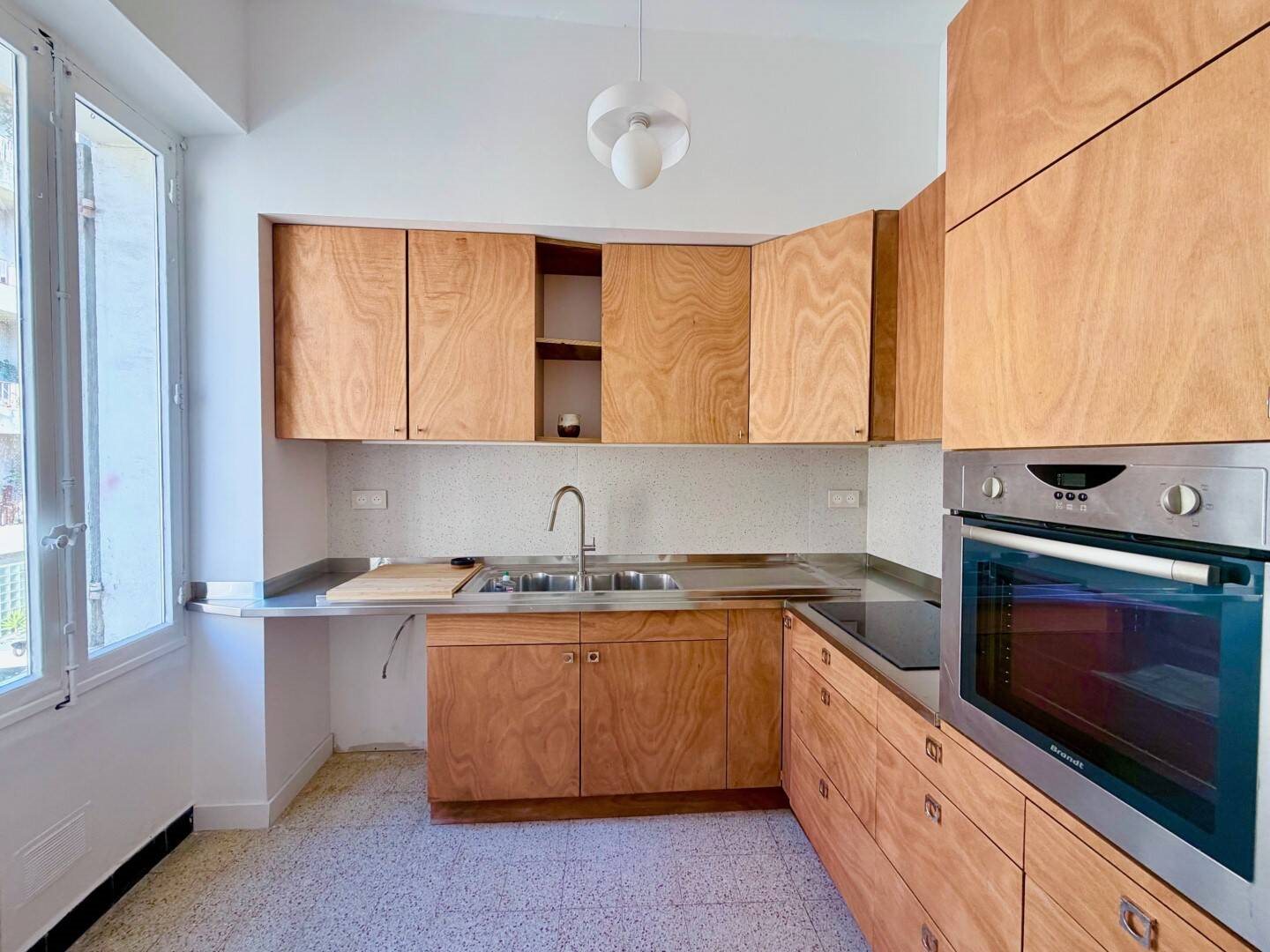 Appartement à louer, 46m², Marseille 5ème