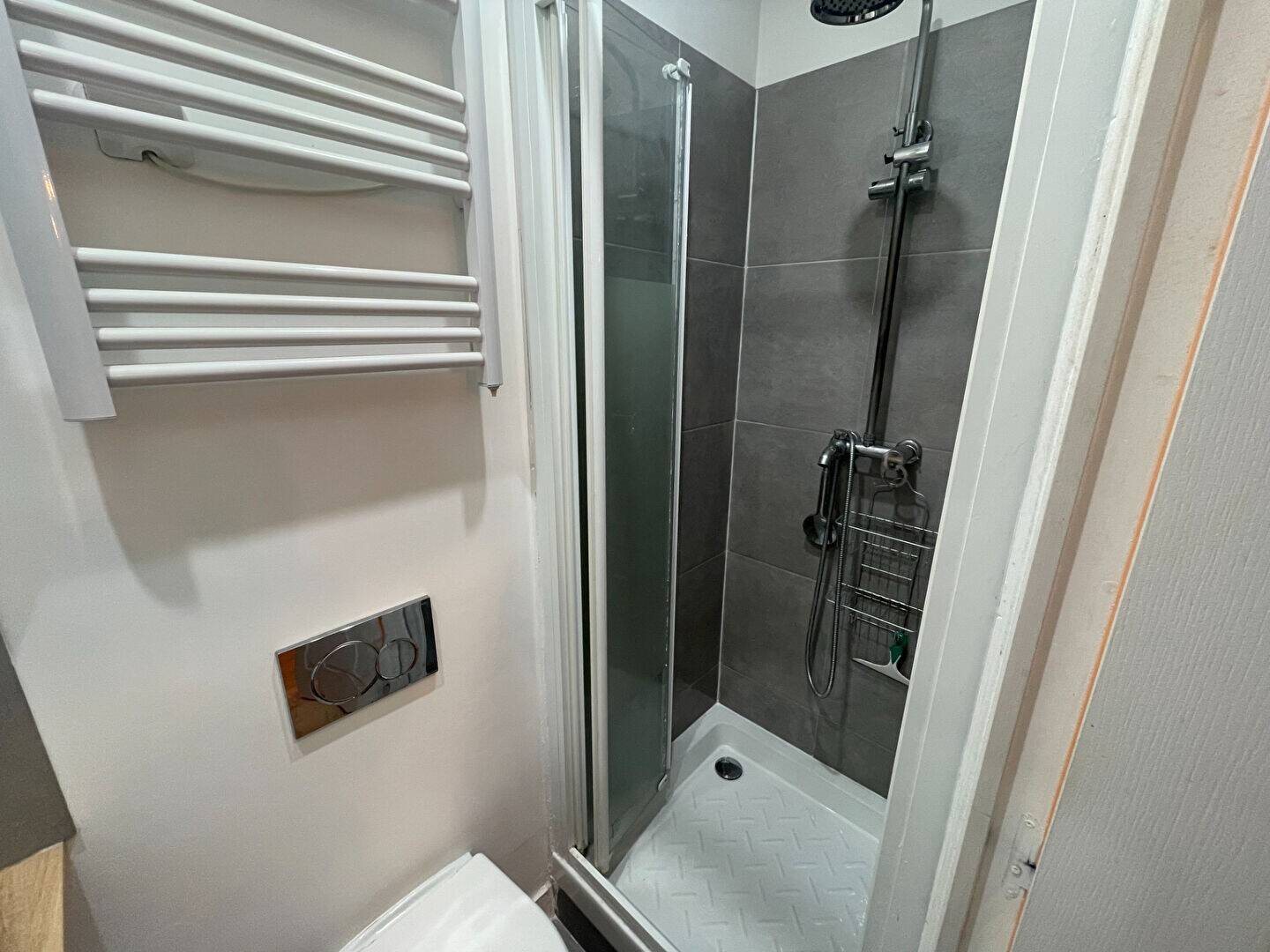 Appartement à louer, 19m², Paris 18ème