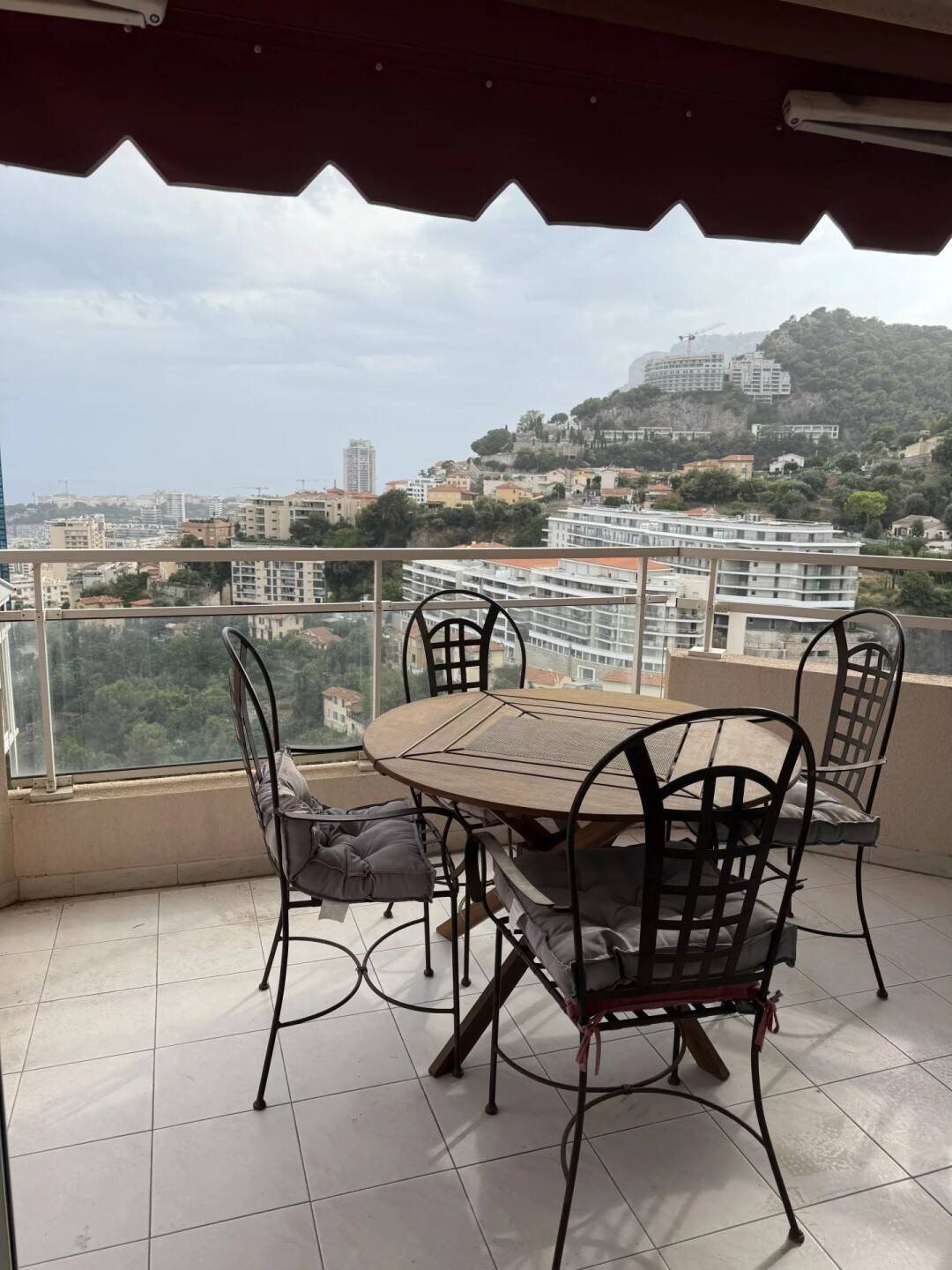 Appartement à louer, 70m², Beausoleil