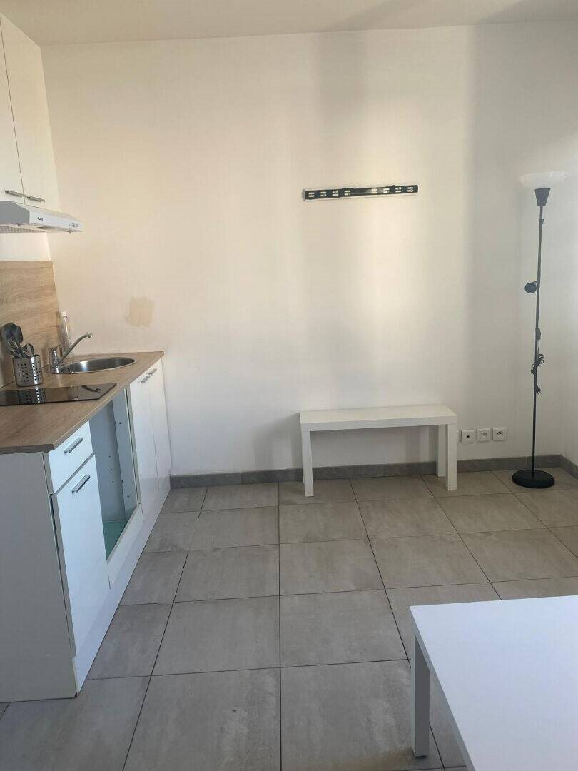 Appartement à louer, 19m², Marseille 14ème