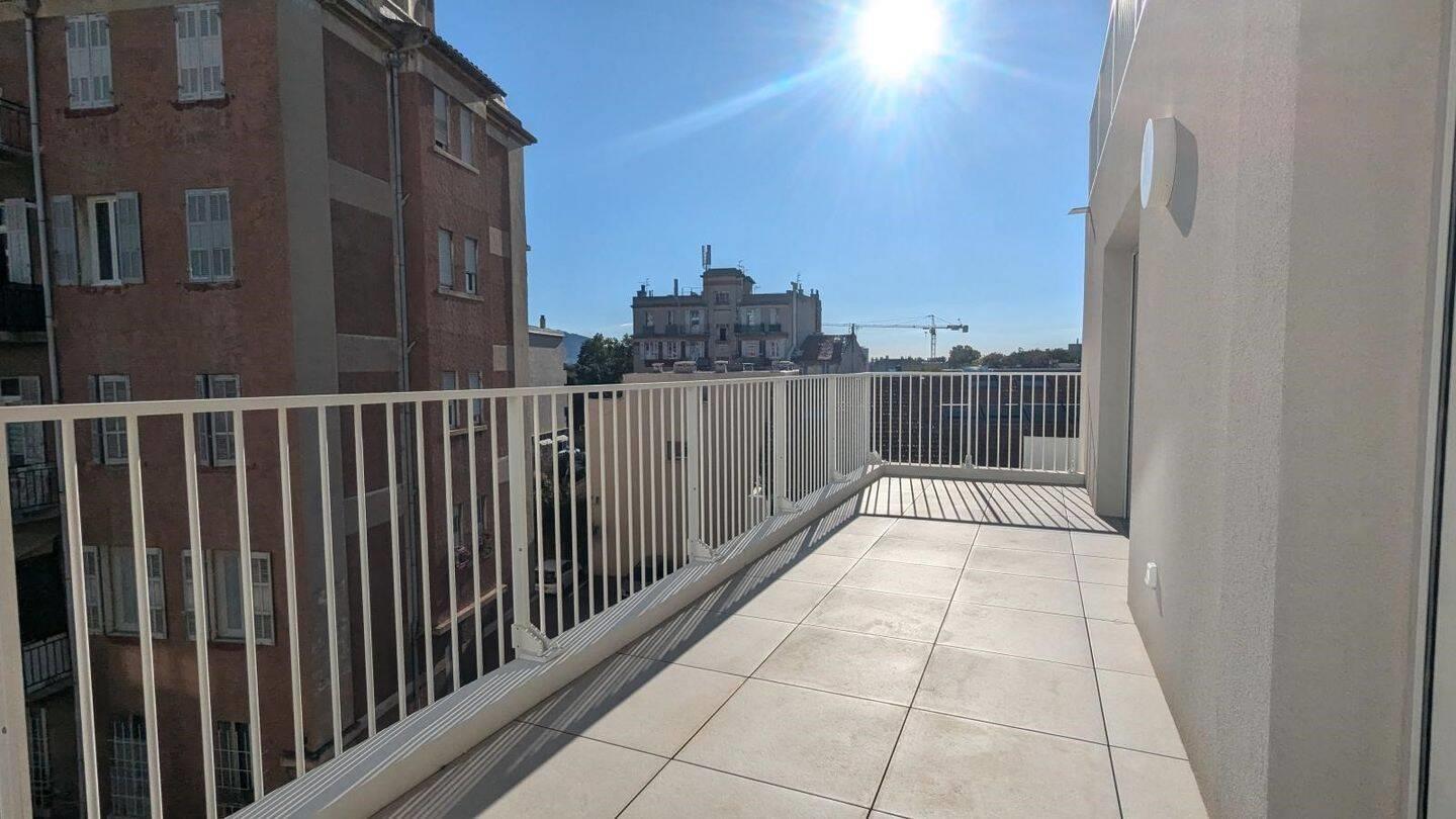 Appartement à louer, 70m², Marseille 8ème