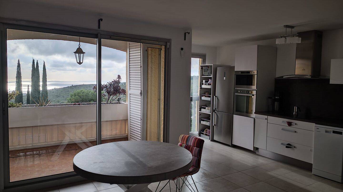 Appartement à louer, 68m², Cassis