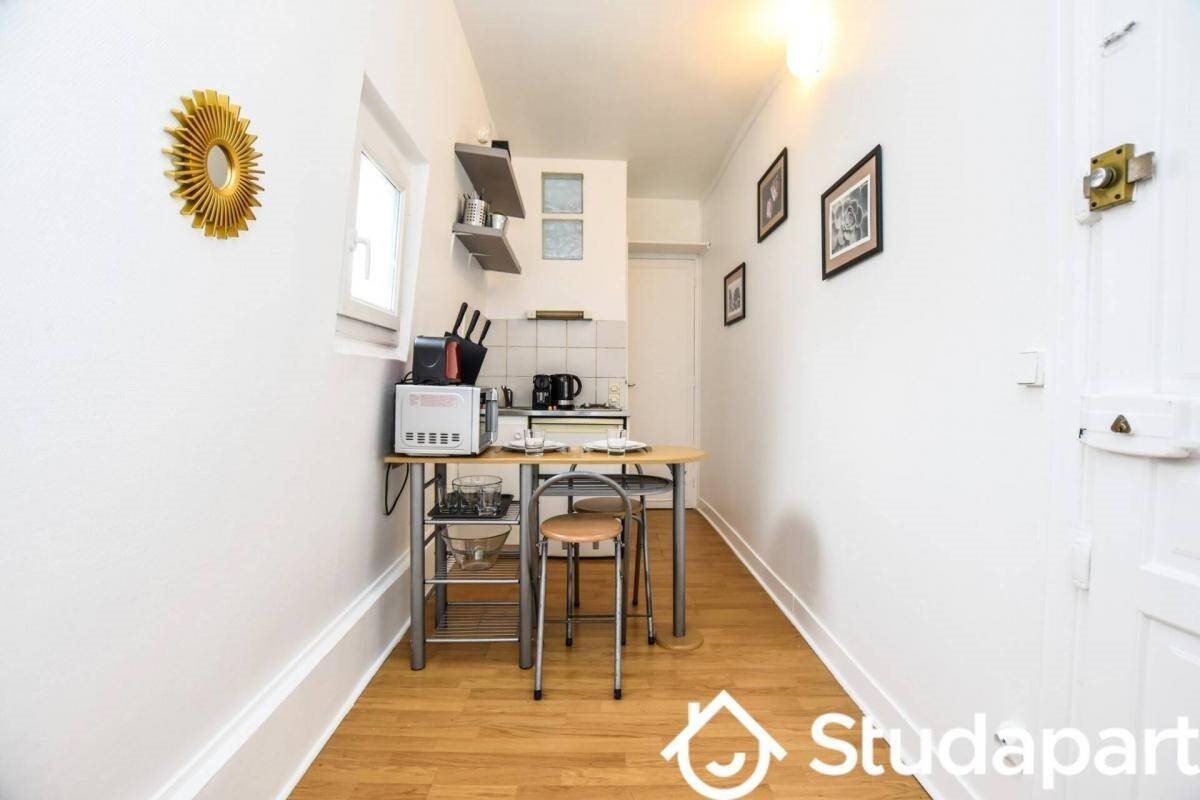 Appartement à louer, 18m², Paris 18ème