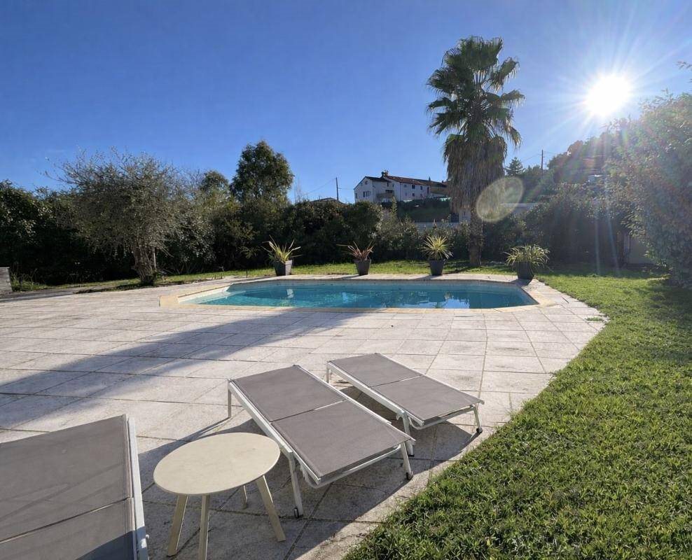 Maison à louer, 150m², Pégomas