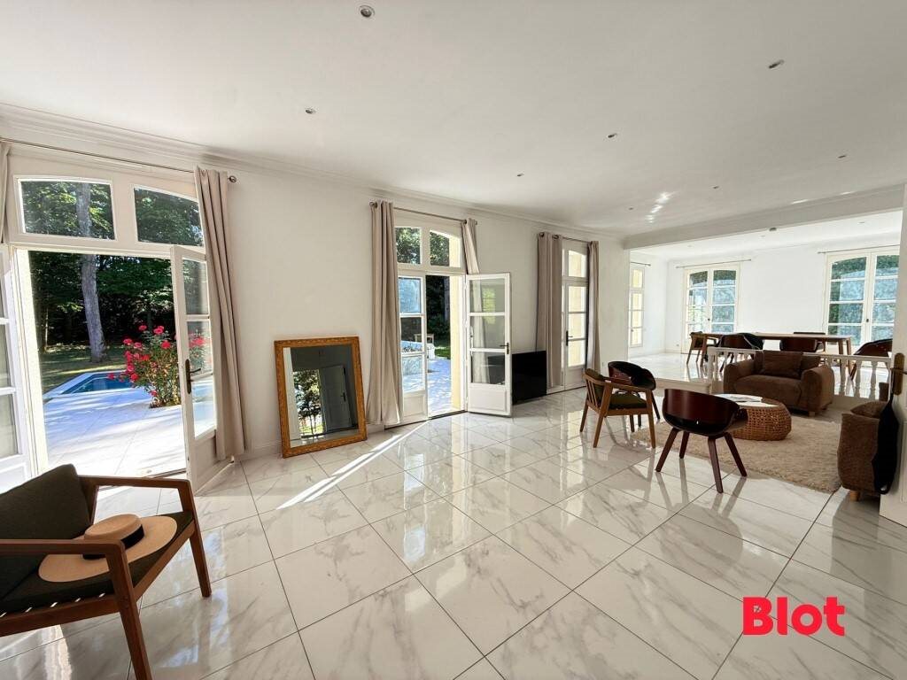 Maison à louer, 243m², Vern-sur-Seiche