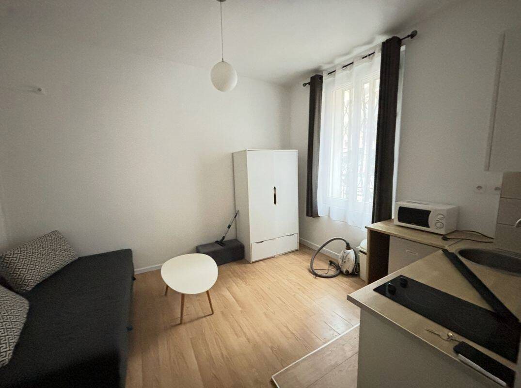 Appartement à louer, 17m², Paris 18ème