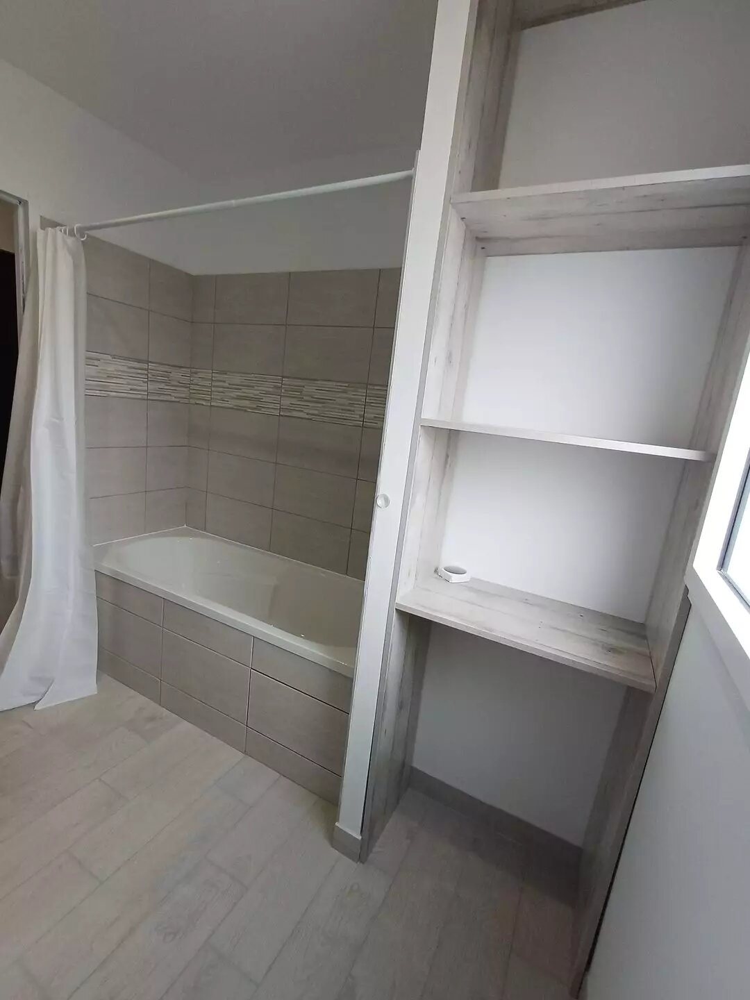 Maison à louer, 107m², Brécé