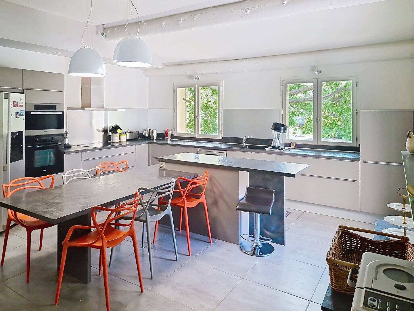 Maison à vendre, 177m², Villeneuve-lès-Avignon