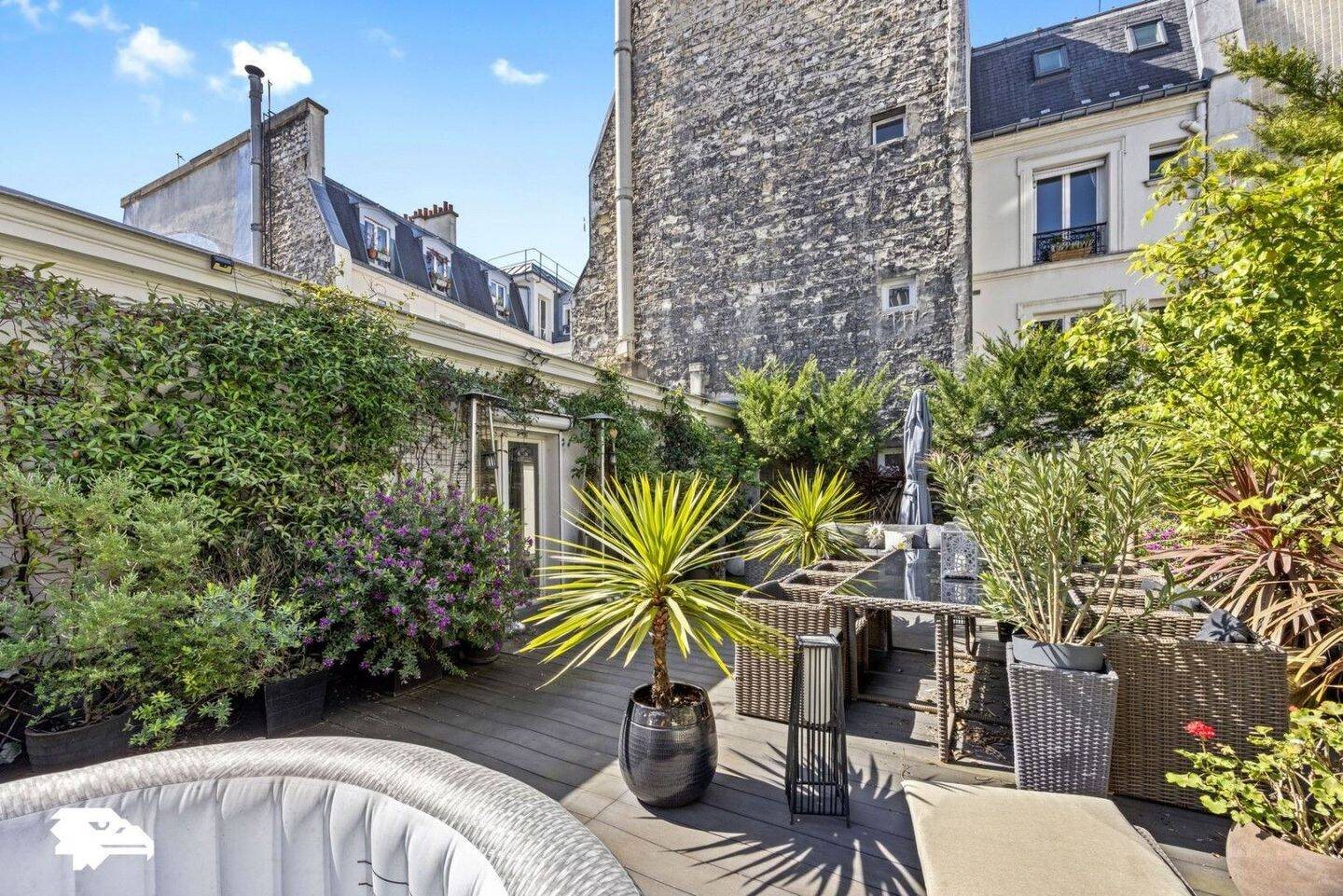 Maison à louer, 380m², Paris 10ème