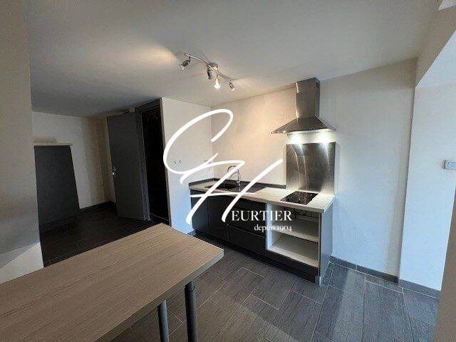 Maison à louer, 62m², Charnècles