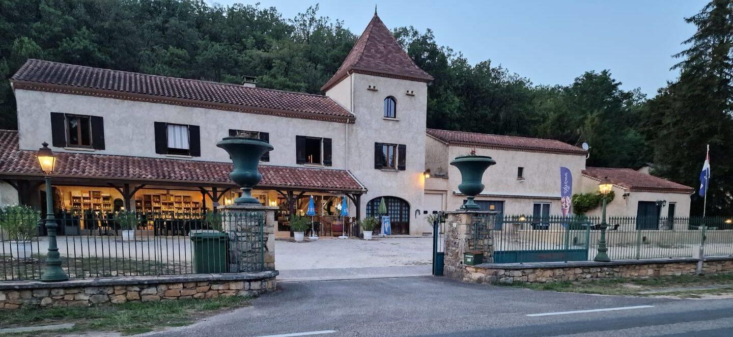 Maison à louer, 550m², Blanquefort-sur-Briolance