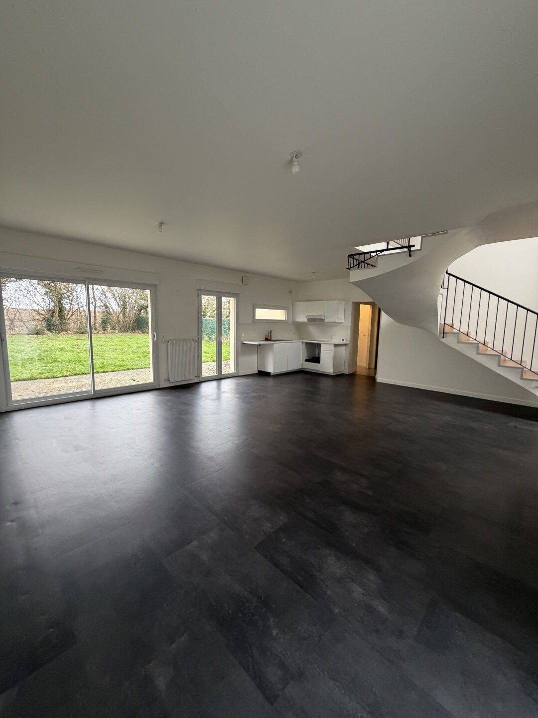 Maison à louer, 119m², Saint-Mesmes