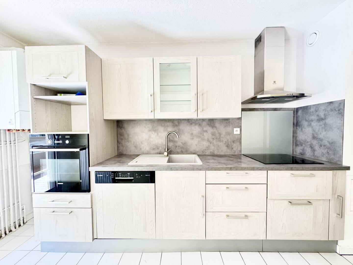 Appartement à louer, 81m², Nîmes