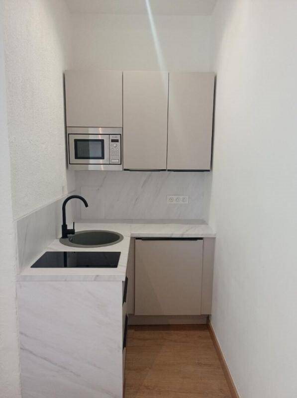 Appartement à louer, 19m², Nîmes