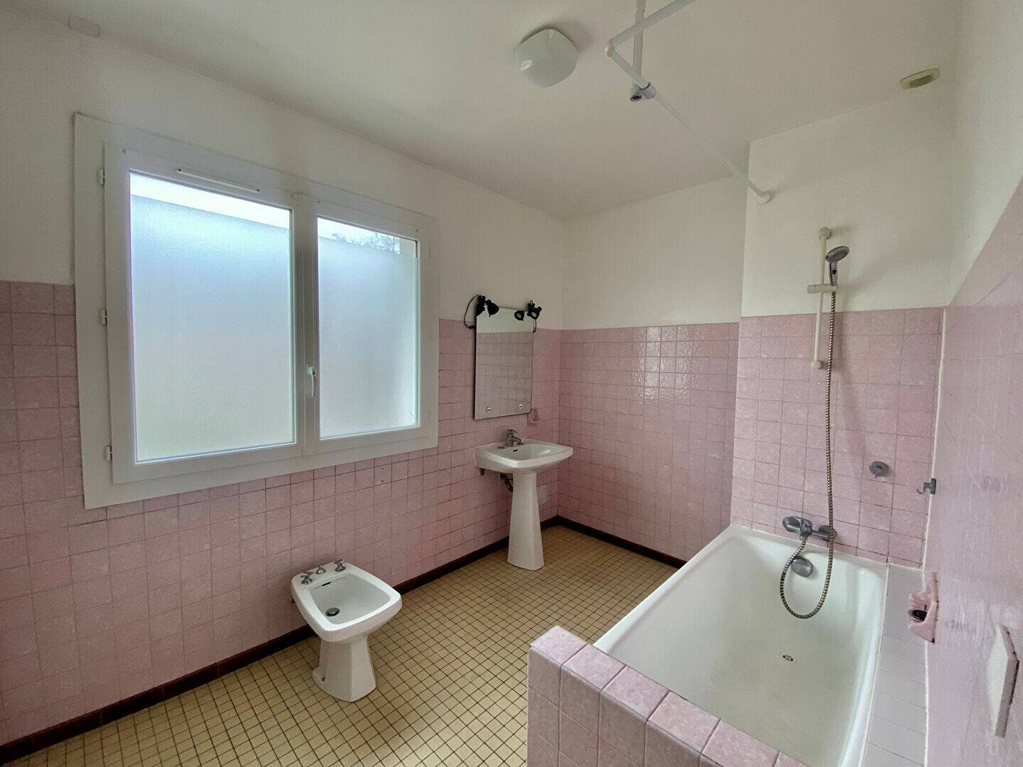 Maison à louer, 107m², Coëx