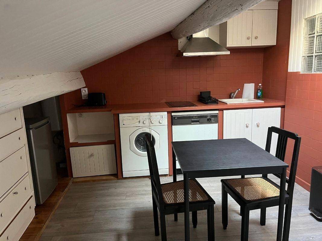 Appartement à louer, 25m², Marseille 1er