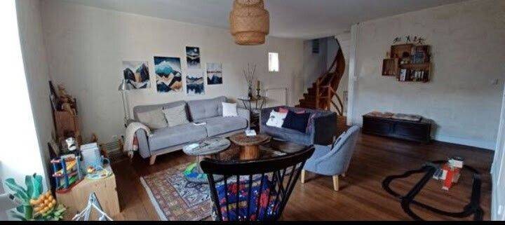 Maison à louer, 170m², Cercié