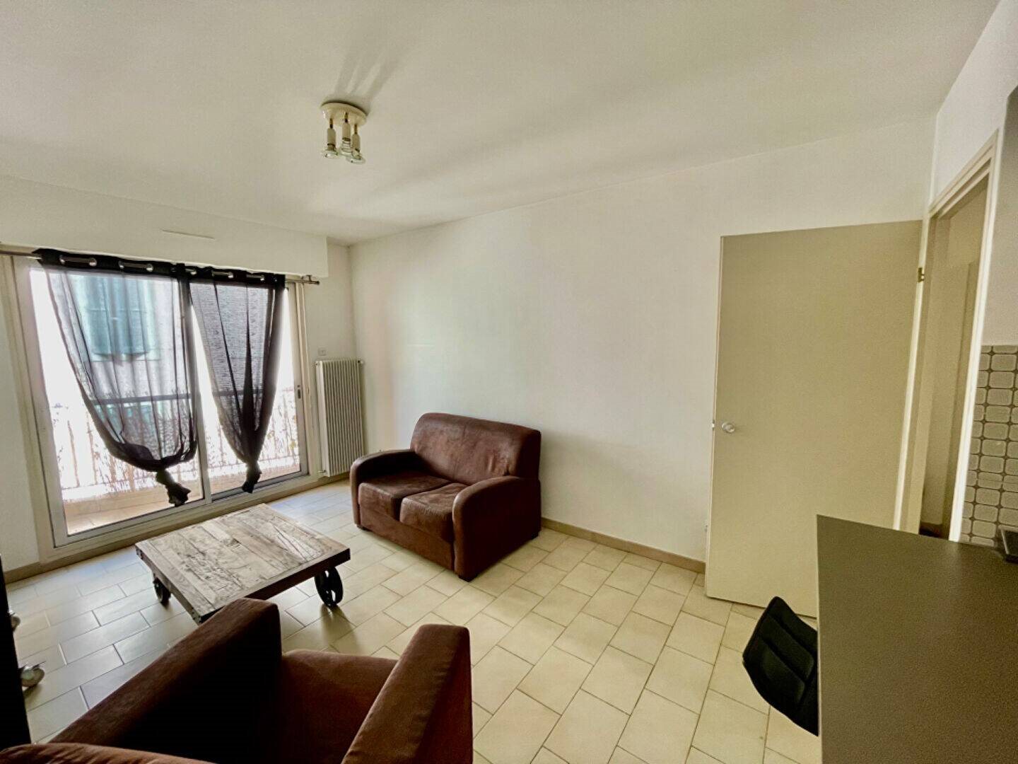 Appartement à louer, 42m², Nîmes