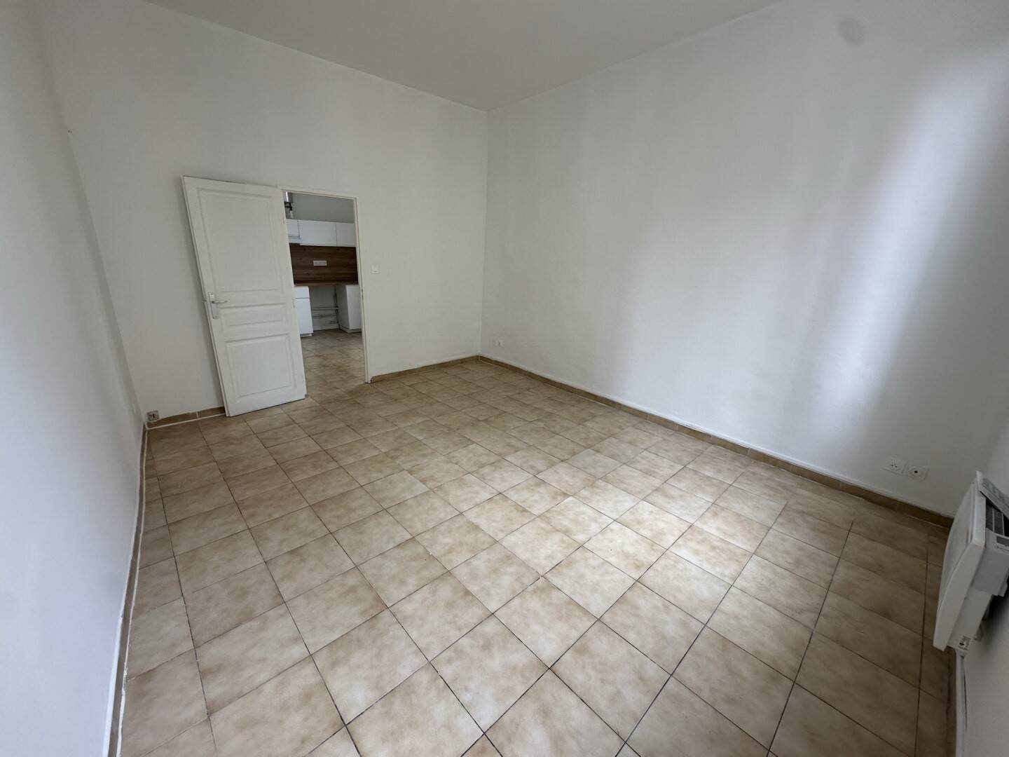 Appartement à louer, 29m², Marseille 1er