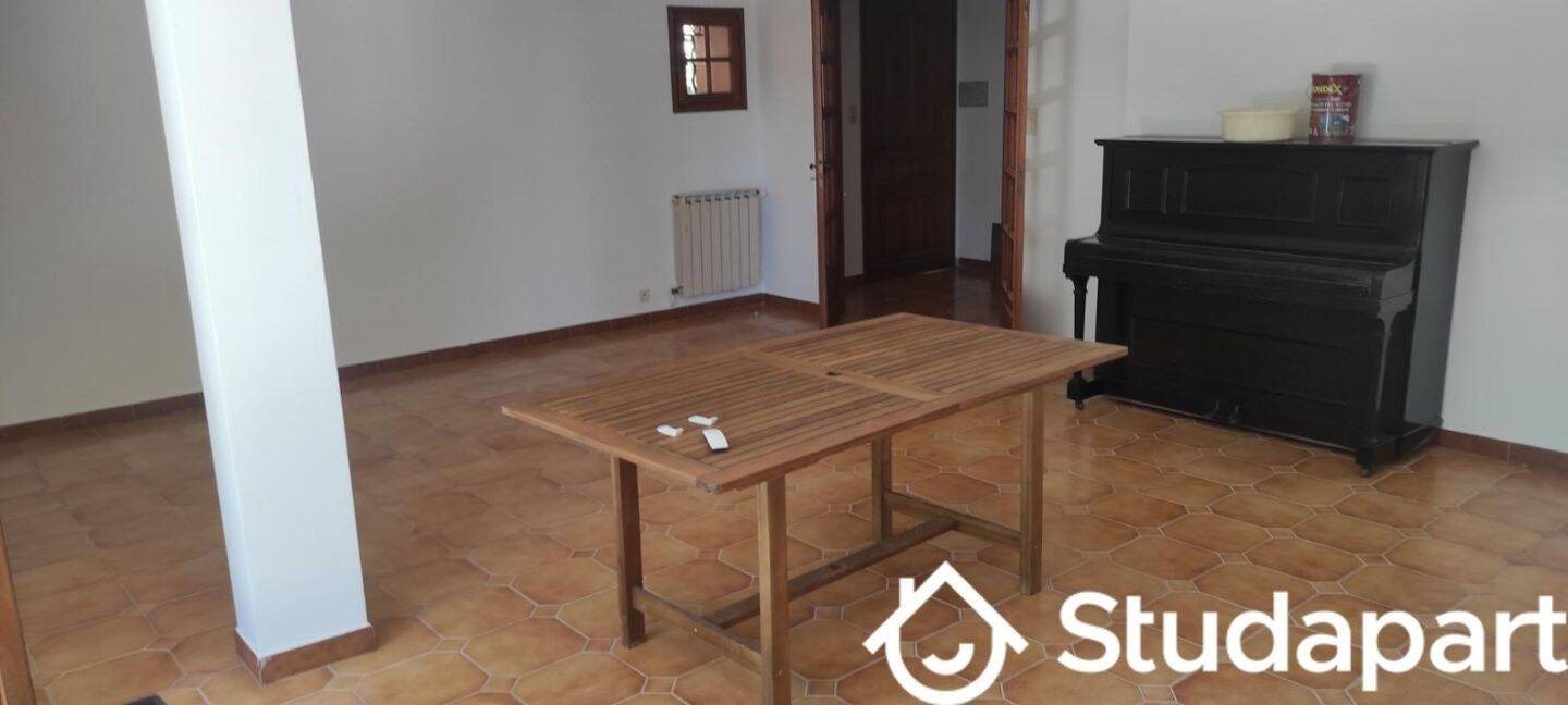 Maison à louer, 130m², Cuers