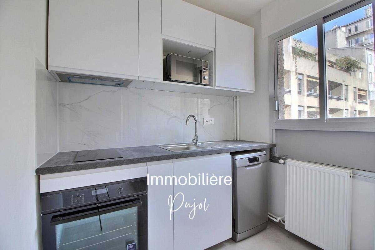 Appartement à louer, 27m², Marseille 6ème