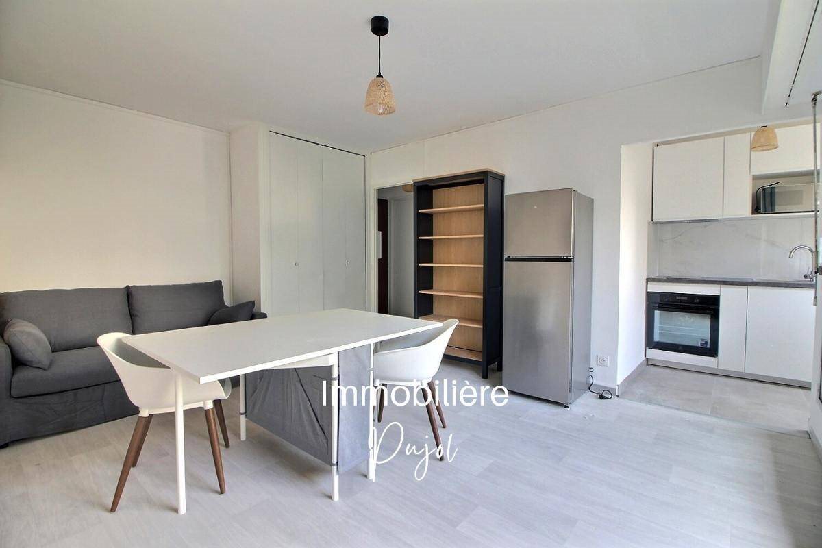 Appartement à louer, 27m², Marseille 6ème