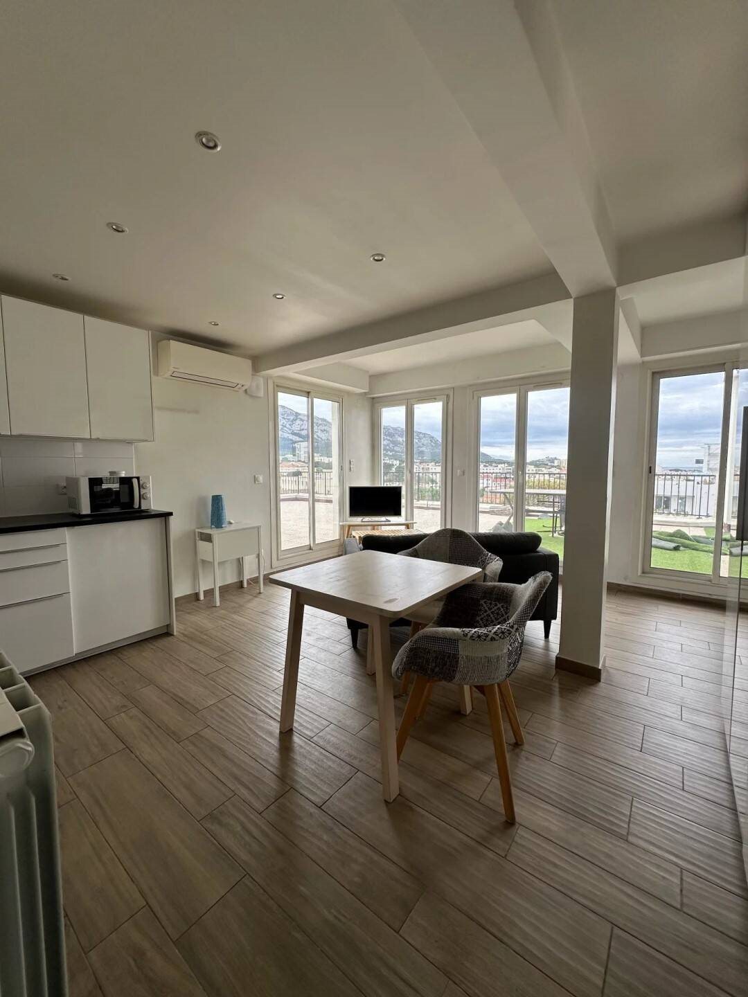 Appartement à louer, 29m², Marseille 8ème