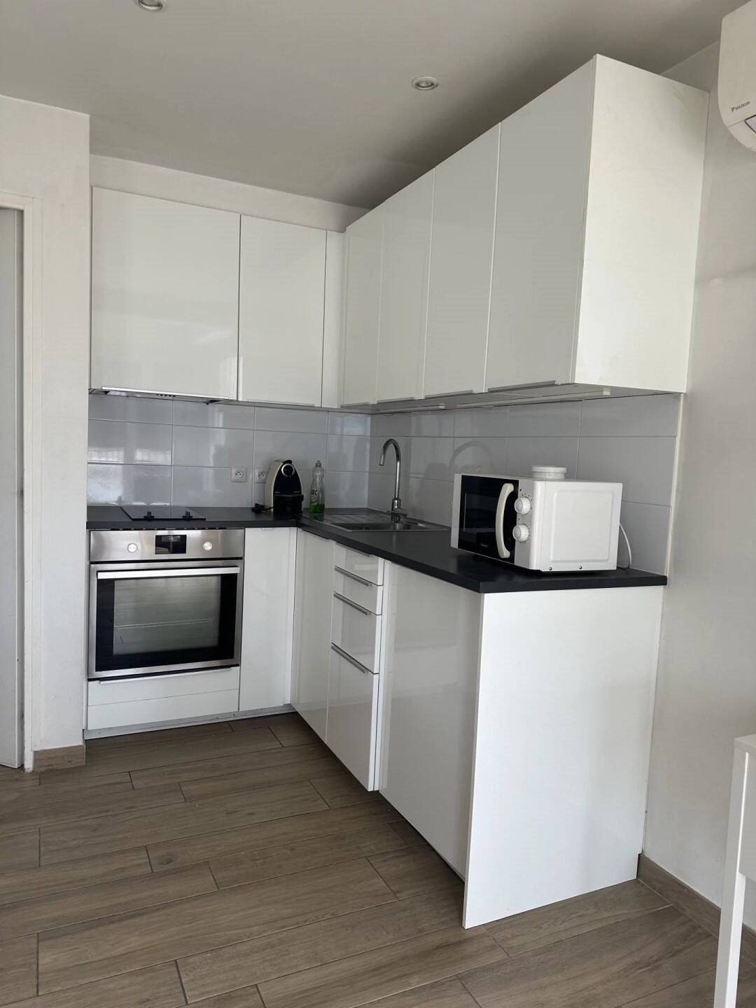Appartement à louer, 29m², Marseille 8ème