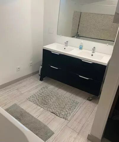 Appartement à louer, 76m², Pourrières