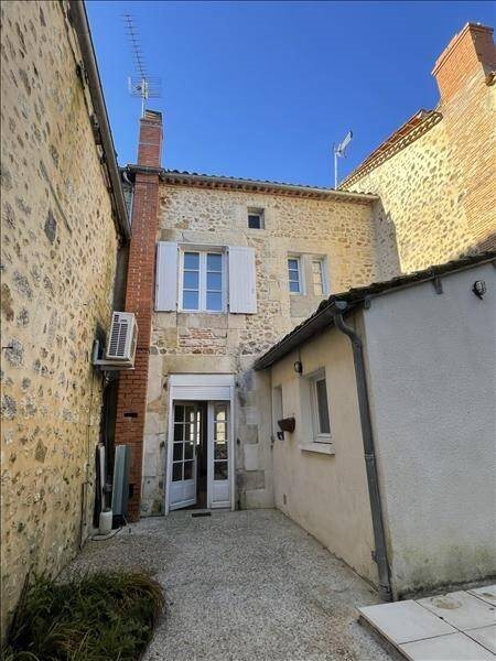 Maison à louer, 90m², Montbron