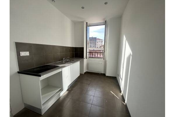 Appartement à louer, 71m², Nice